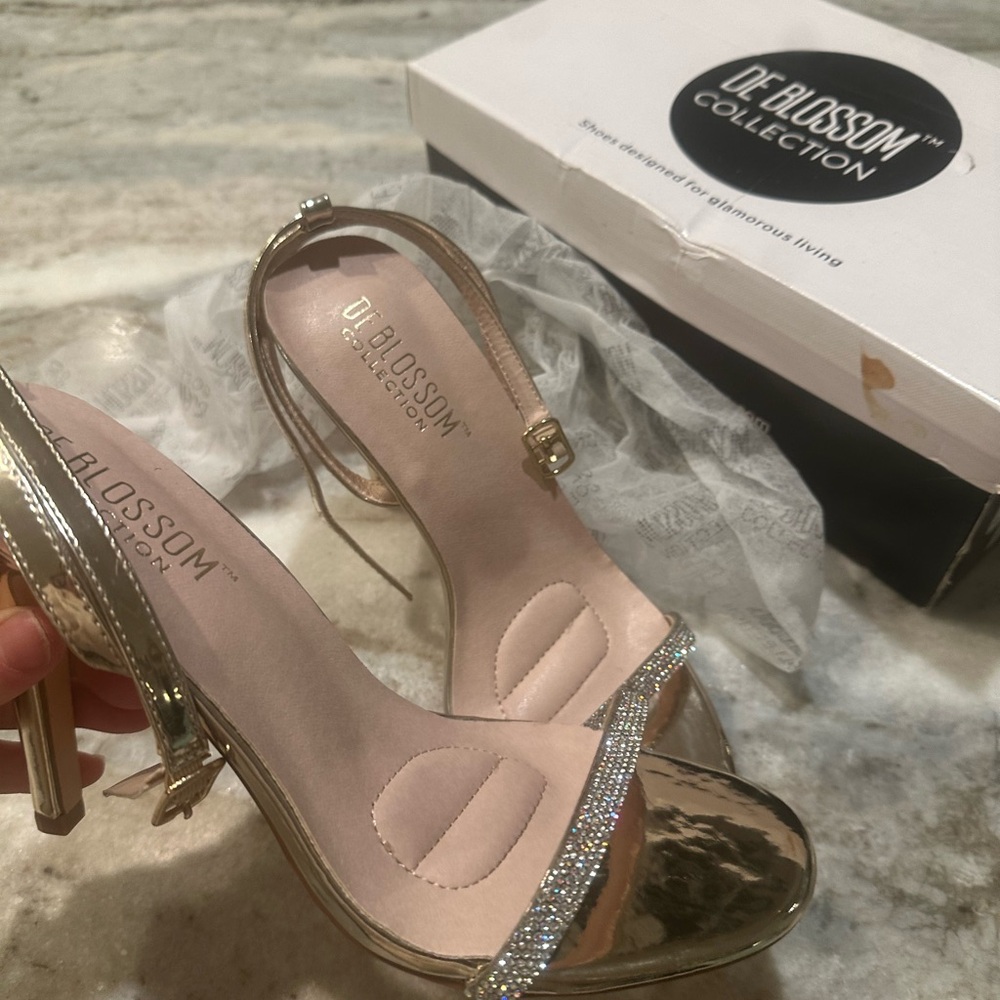 De Blossom Collection Gold Heels View 2
